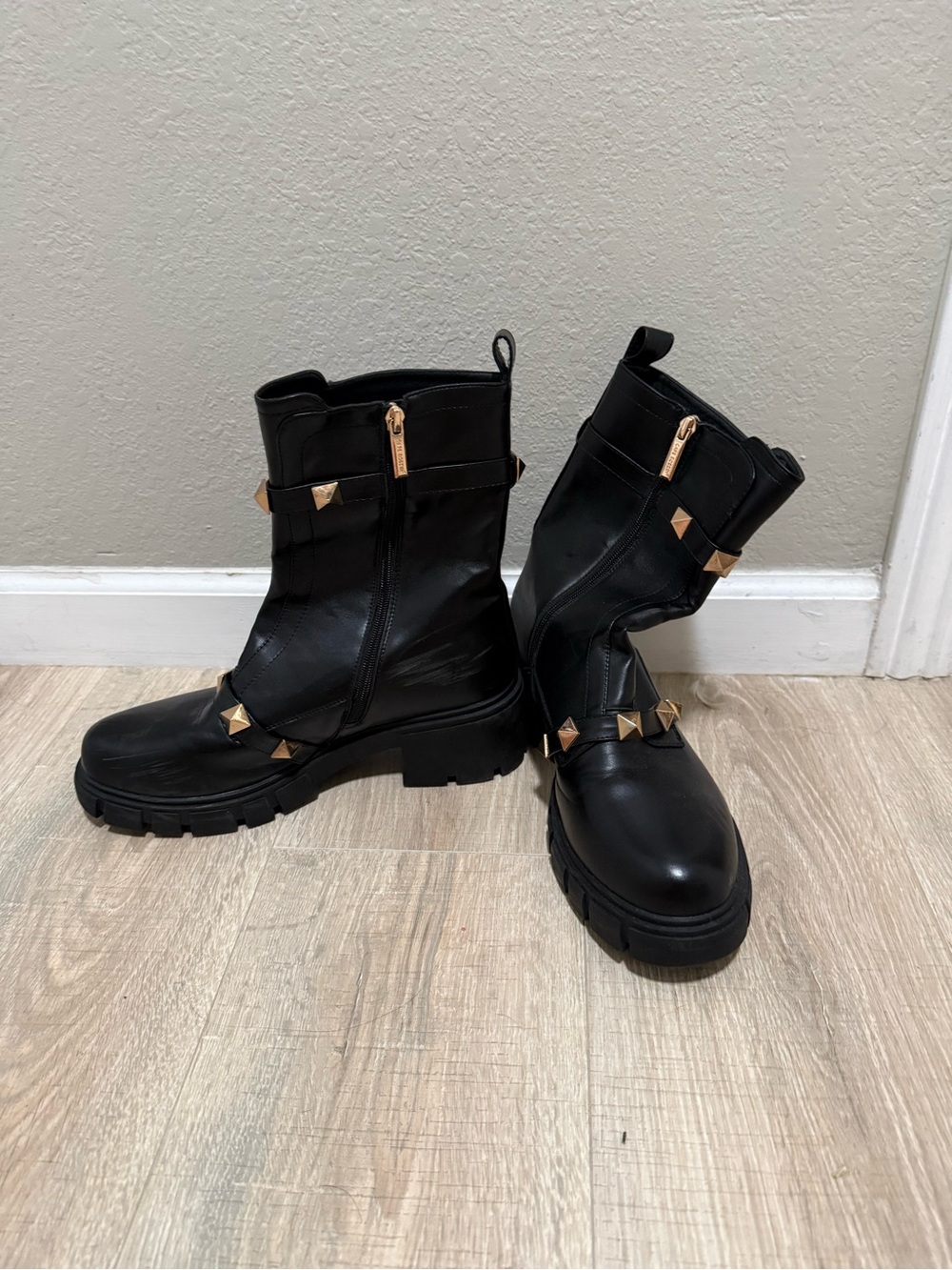 Cape Robbin Black Studded Combat Boots Size 10 Chunky Lug Sole